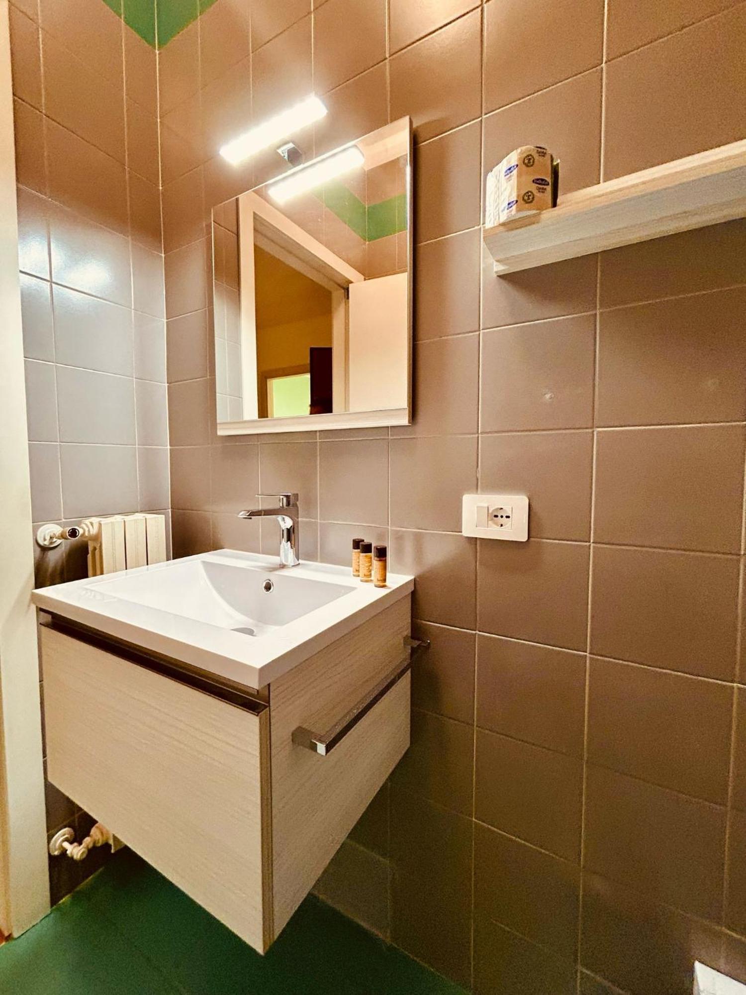 Kibilu - Via Medaglie D'Oro Centro Citta Con Parcheggio Apartment Varese Exterior foto
