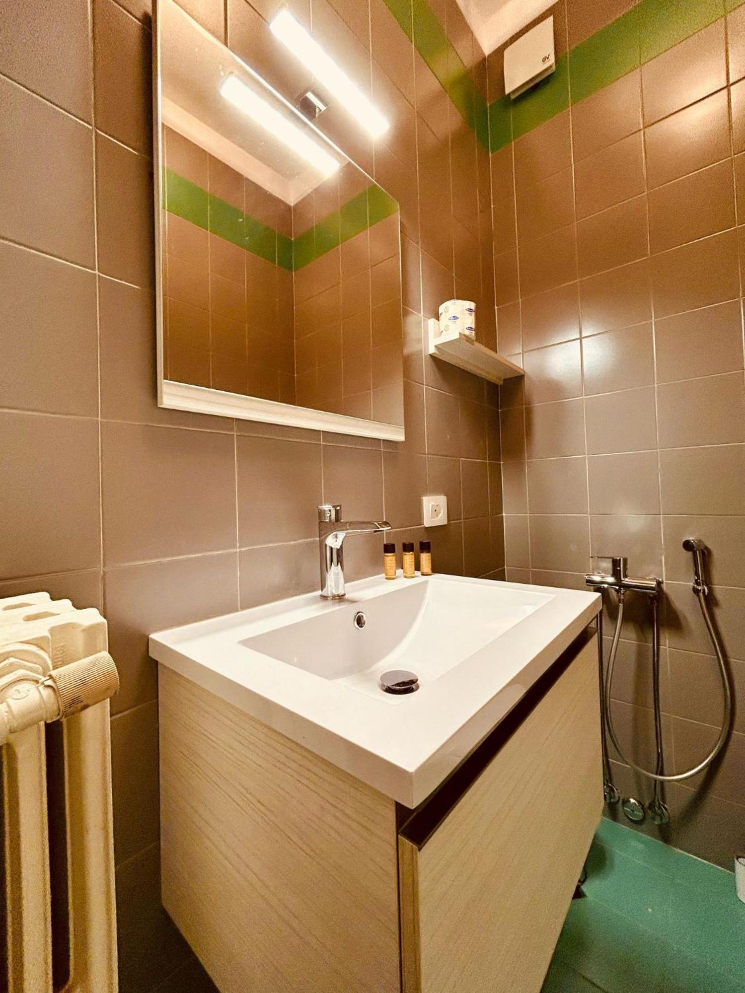 Kibilu - Via Medaglie D'Oro Centro Citta Con Parcheggio Apartment Varese Exterior foto